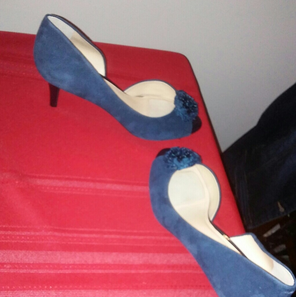 Heels - Picture 3 of 3